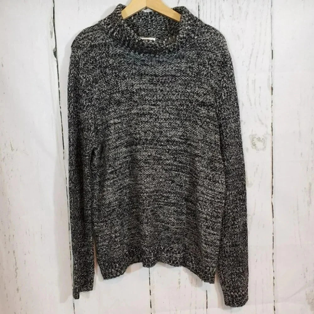 Merona XL black & white turtleneck sweater‎
